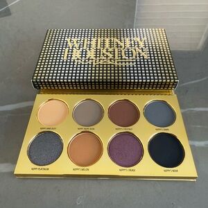 MAC X WHITNEY HOUSTON: 8 Colour Eyeshadow Palette - Whitney’s Nippy Eye-Conic